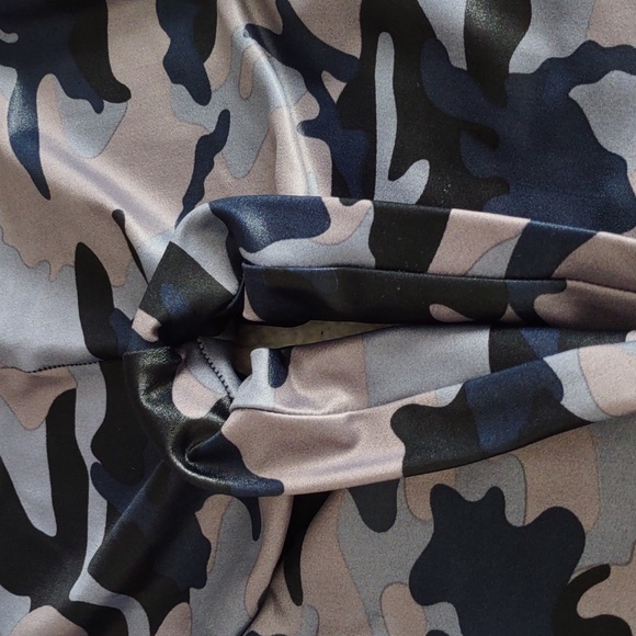 Koral Size Small Lustrous High Rise Legging Midnight Camo - Picture 13 of 15